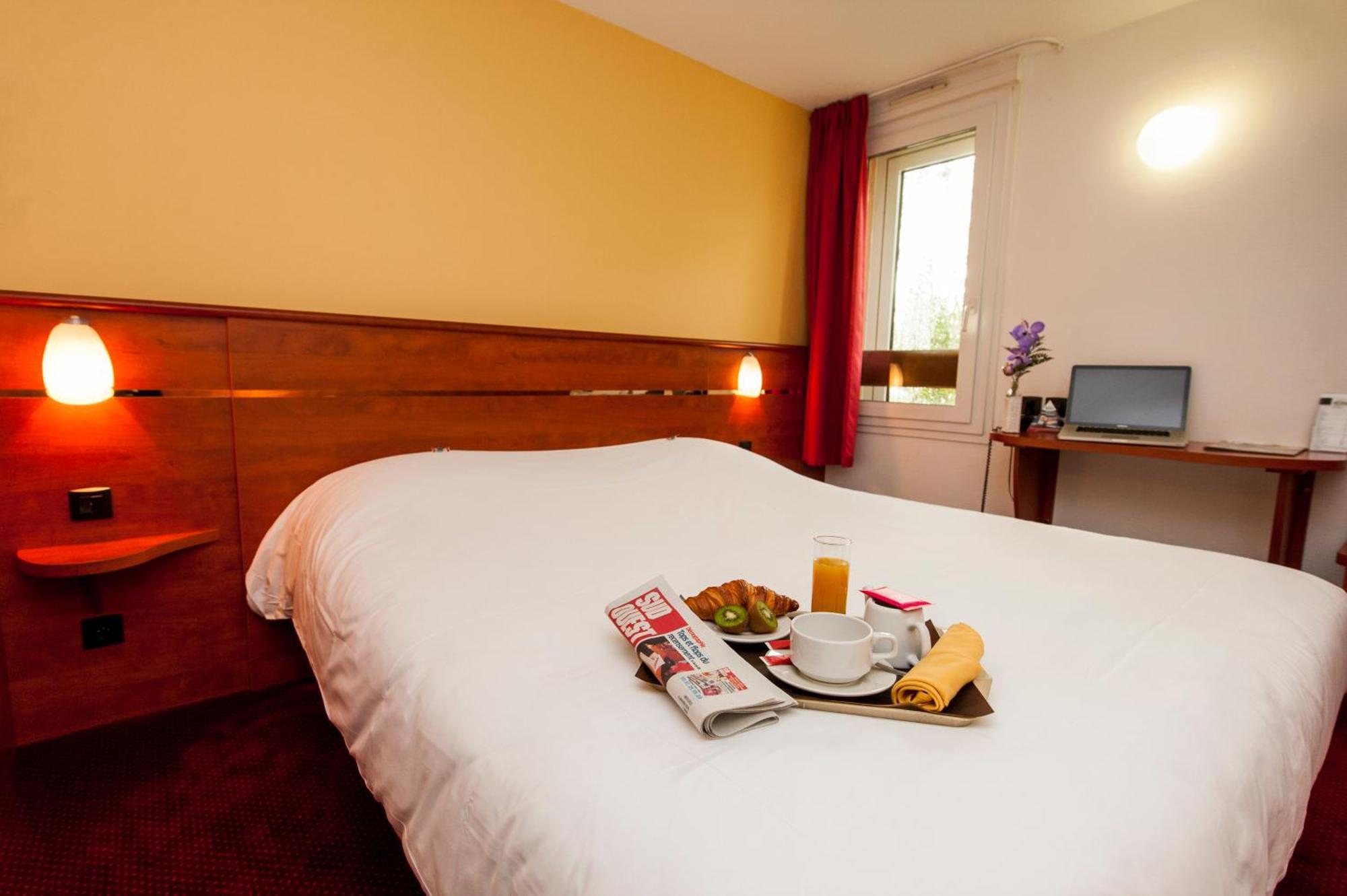 Brit Hotel Agen - L'Aquitaine Le Passage  Esterno foto