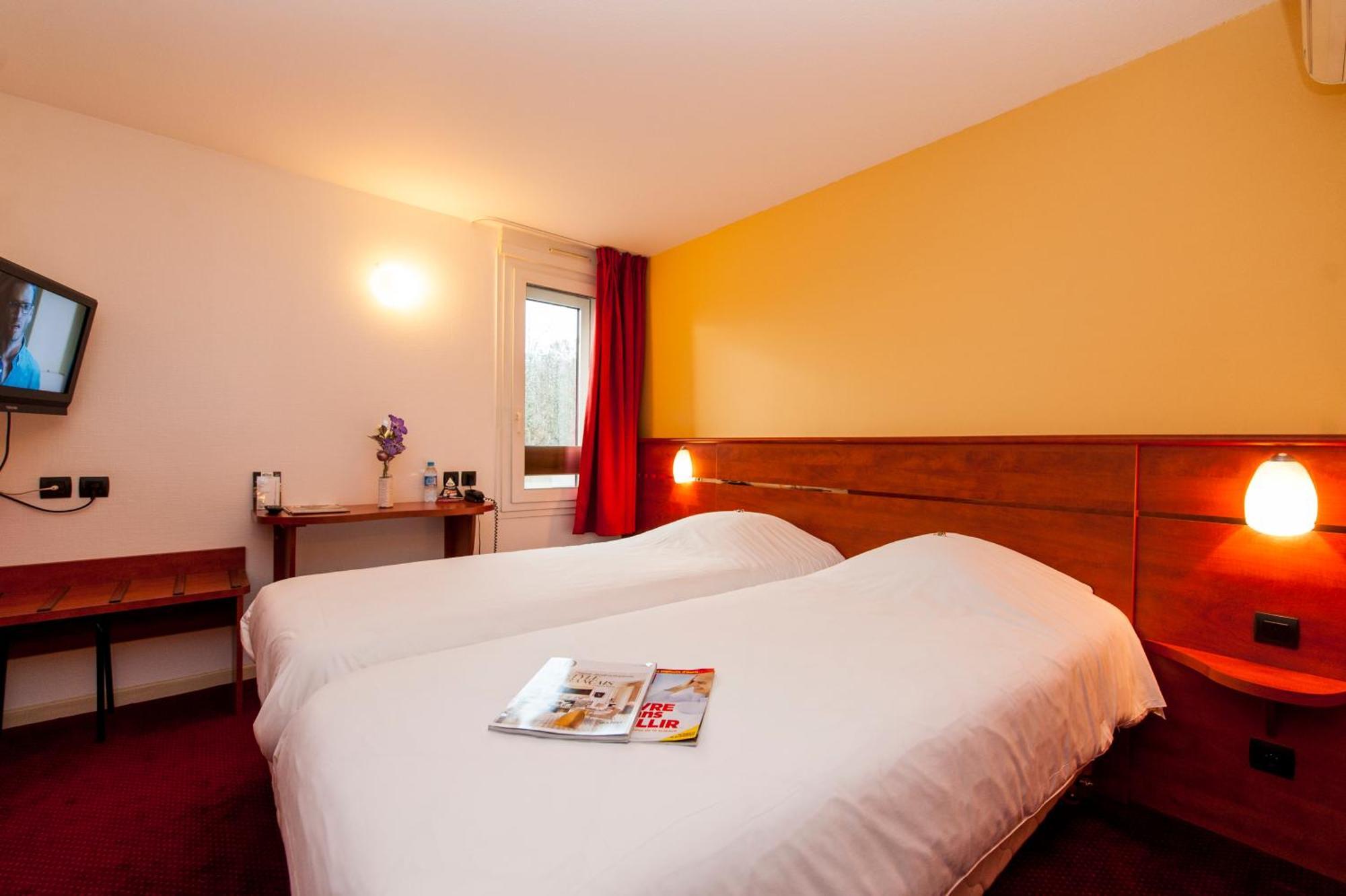 Brit Hotel Agen - L'Aquitaine Le Passage  Esterno foto