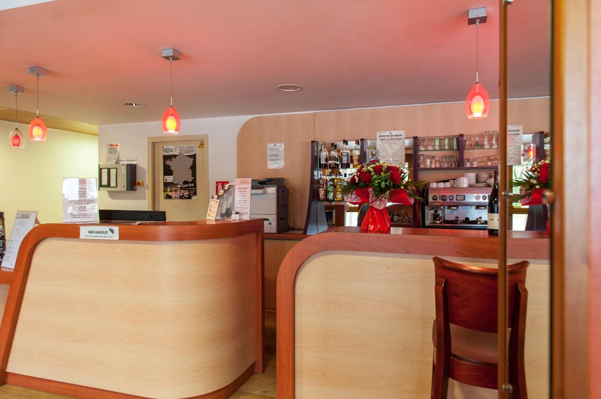 Brit Hotel Agen - L'Aquitaine Le Passage  Esterno foto