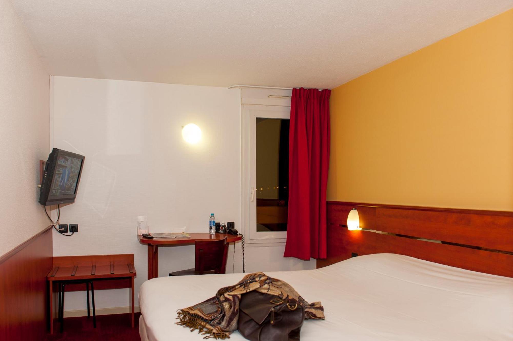 Brit Hotel Agen - L'Aquitaine Le Passage  Esterno foto