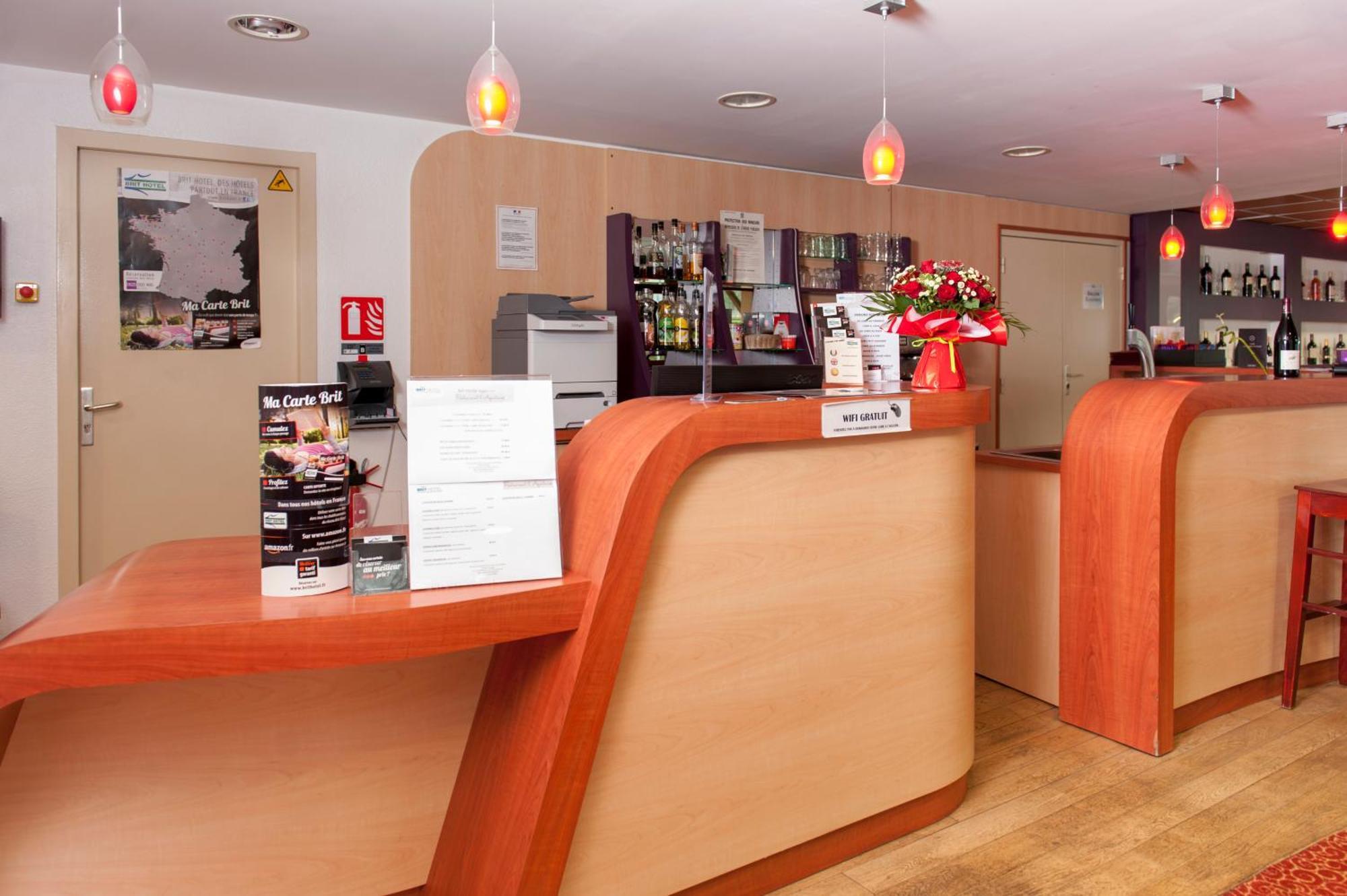 Brit Hotel Agen - L'Aquitaine Le Passage  Esterno foto